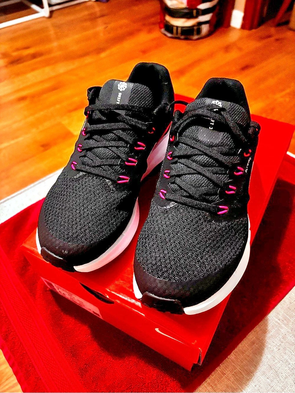 Nike Run Swift 3 Black & Pink Athletic Shoes